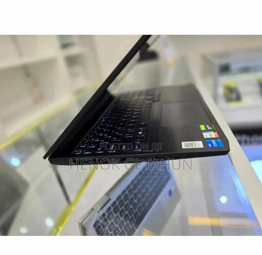 New Laptop Lenovo Ideapad 3 8GB Intel Core i5 HDD 1T