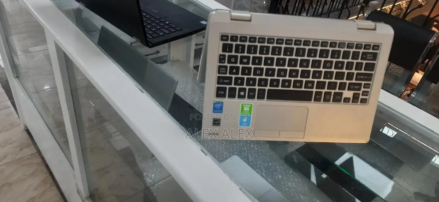 New Laptop Toshiba Satellite C55 4GB Intel Pentium HDD 500GB