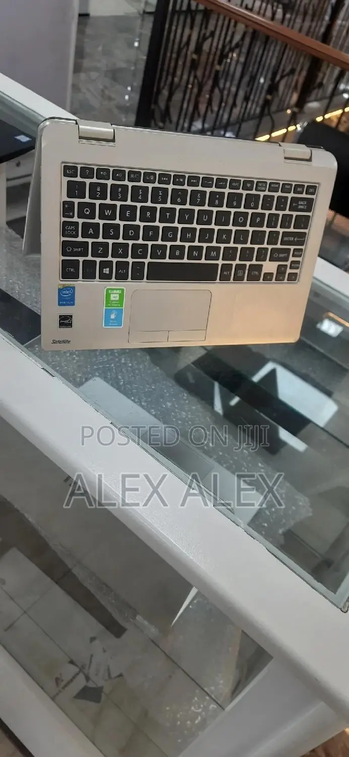 New Laptop Toshiba Satellite C55 4GB Intel Pentium HDD 500GB