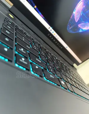 New Laptop Dell Alienware M16 16GB Intel Core I7 SSD 1T