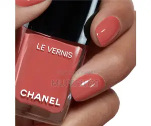 Photo - Le Vernis Longue Tenue Long Wear Nail Color 969 Rouge Cuir