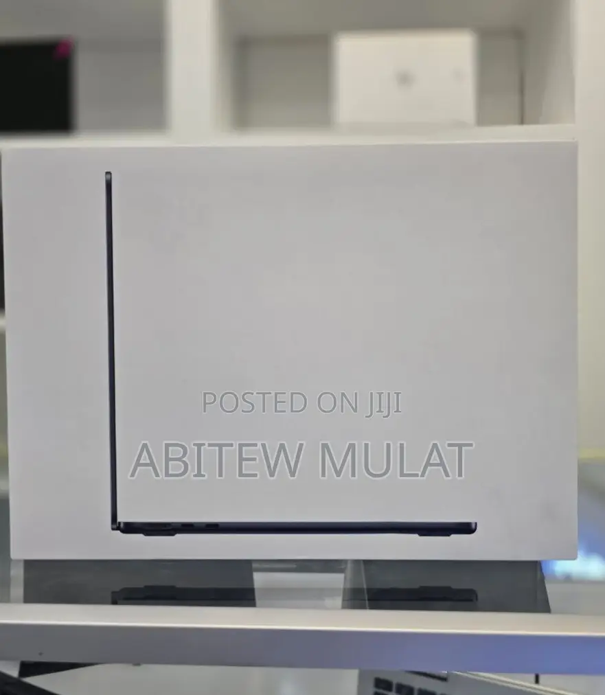 New Laptop Apple MacBook Air 2022 M2 8GB Apple M2 SSD 256GB