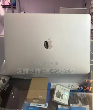 New Laptop Apple MacBook Pro M1 8GB Apple M1 SSD 256GB