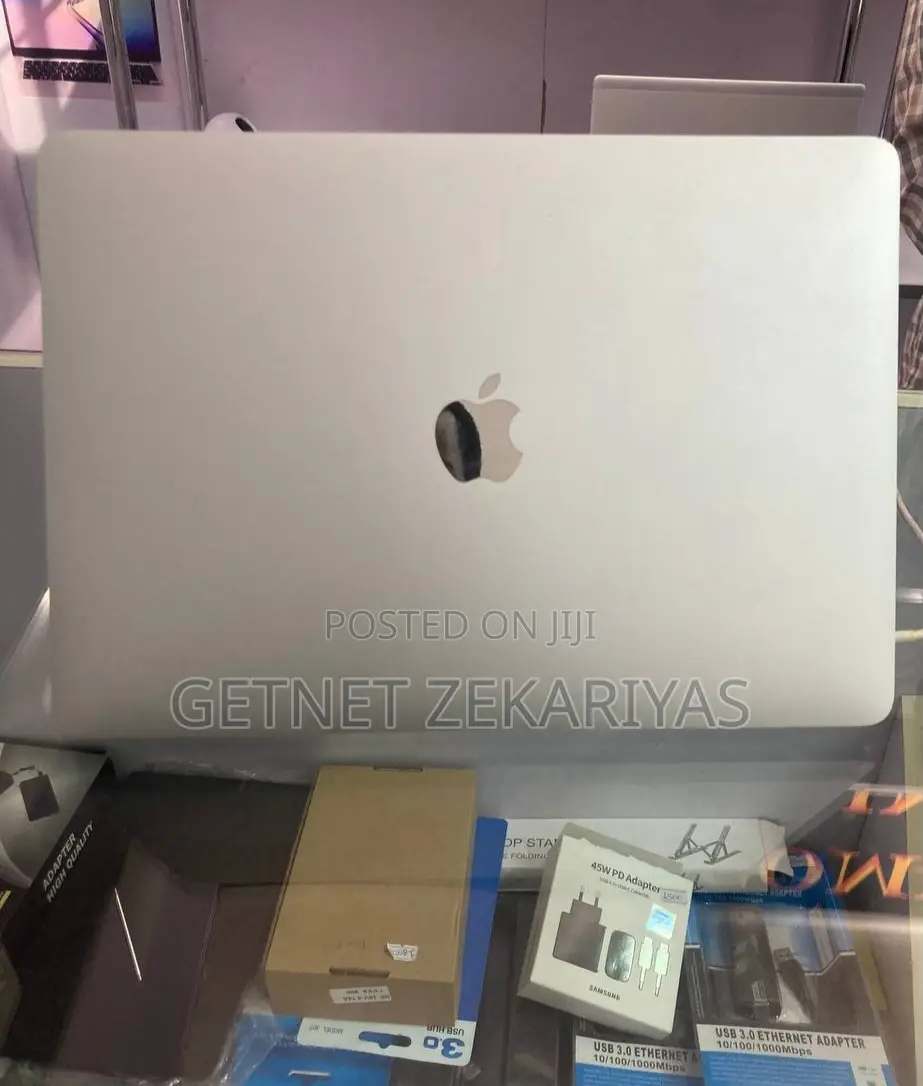 New Laptop Apple MacBook Pro M1 8GB Apple M1 SSD 256GB