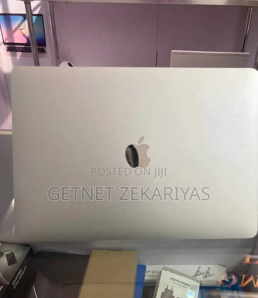 New Laptop Apple MacBook Pro M1 8GB Apple M1 SSD 256GB