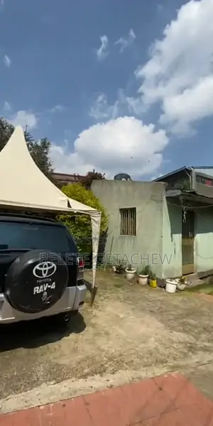 ኮተቤ ካራ፤ በአስቸኳይ የሚሸጥ በጣም ቆንጆ ቦታ። 1122ካ.ሜ