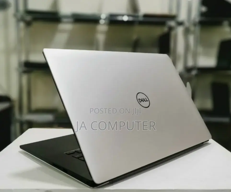 New Laptop Dell Precision 5520 16GB Intel Core I7 SSD 512GB
