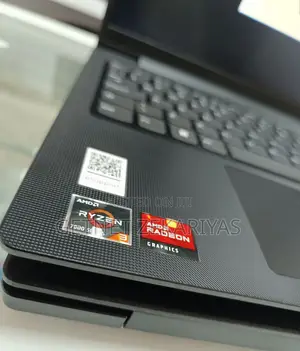 New Laptop Lenovo V15 8GB AMD Ryzen 3 SSD 256GB