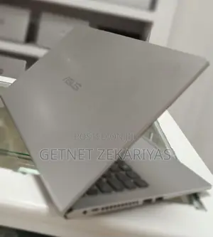 New Laptop Lenovo V15 8GB AMD Ryzen 3 SSD 256GB