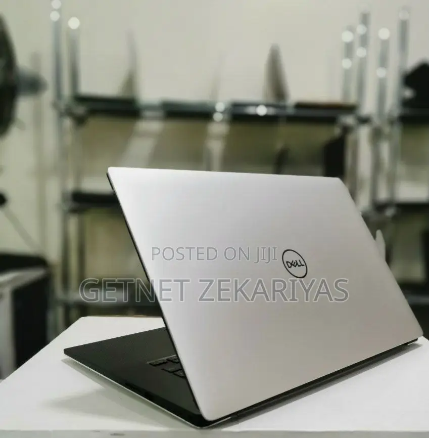 New Laptop Dell Precision 5520 16GB Intel Core I7 SSD 512GB