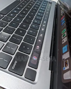 New Laptop Apple MacBook Pro 2020 8GB Intel Core I5 SSD 256GB