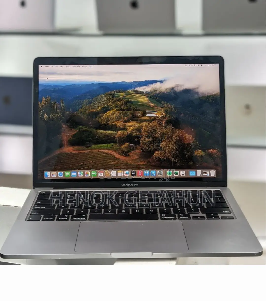 New Laptop Apple MacBook Pro 2020 8GB Intel Core I5 SSD 256GB