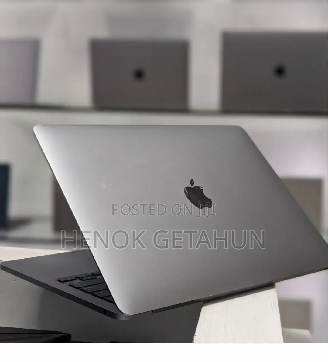 New Laptop Apple MacBook Pro 2020 8GB Intel Core I5 SSD 256GB