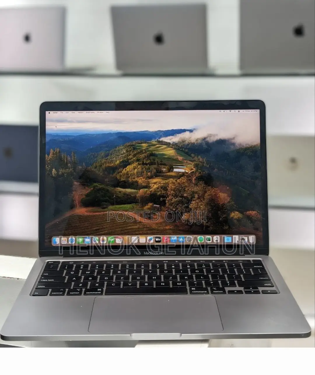 New Laptop Apple MacBook Pro 2020 8GB Intel Core I5 SSD 256GB