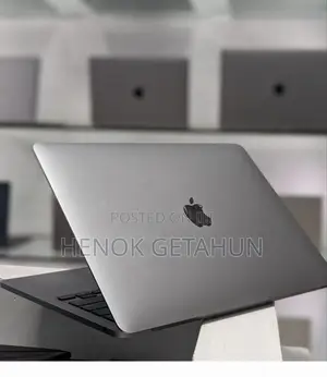 New Laptop Apple MacBook Pro 2020 8GB Intel Core I5 SSD 256GB