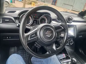 Suzuki Swift 2022 Black