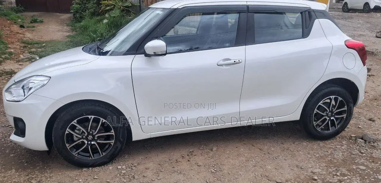 Suzuki Swift 2022 Black