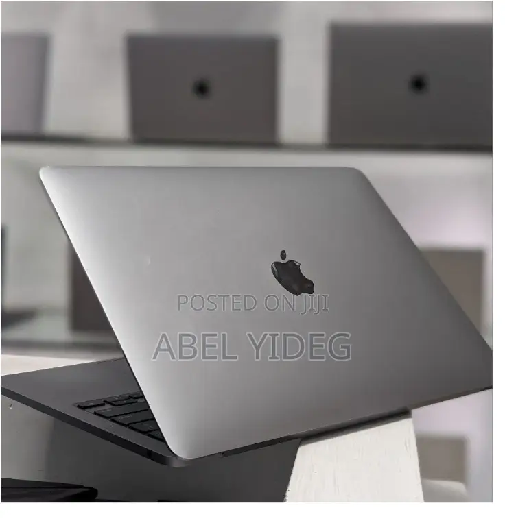 New Laptop Apple MacBook Pro 2020 8GB Intel Core I5 SSD 256GB