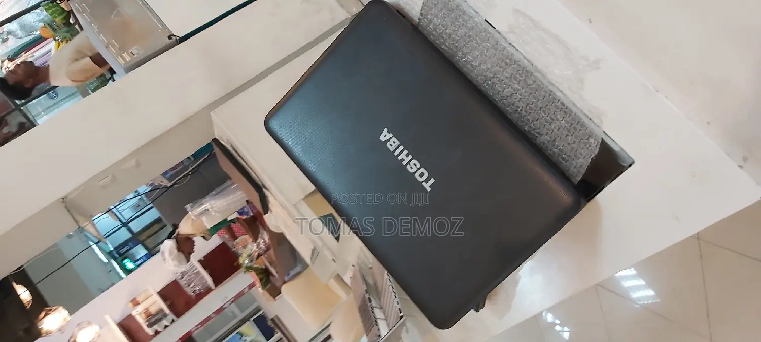 New Laptop Toshiba Satellite C55 4GB Intel Core I3 HDD 1T