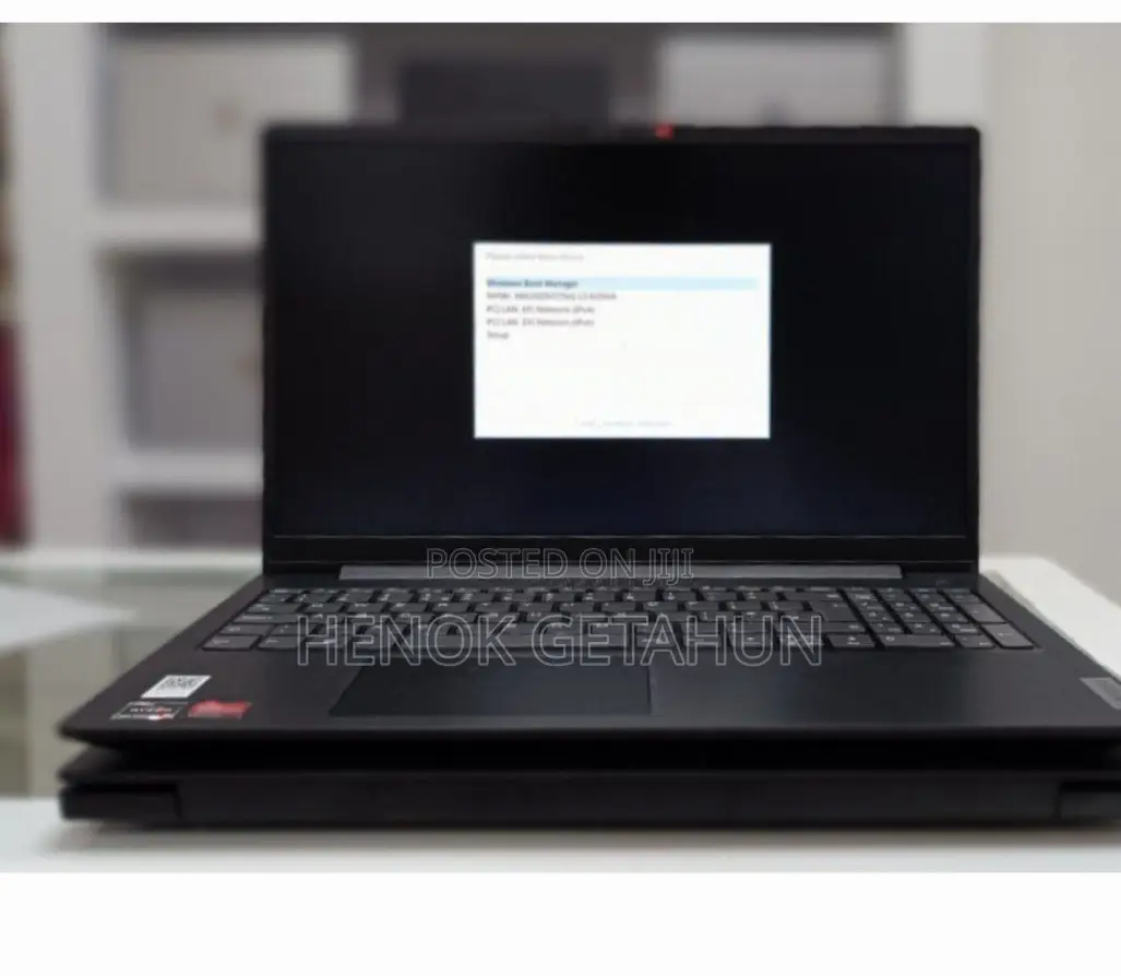 New Laptop Lenovo V15 8GB AMD Ryzen 3 SSD 256GB