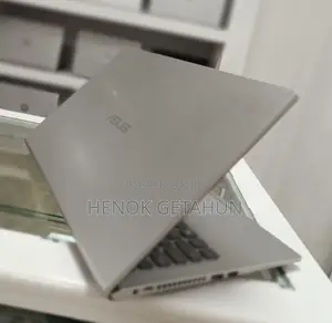 New Laptop Asus VivoBook 15 X505BA 8GB Intel Core I5 SSD 512GB