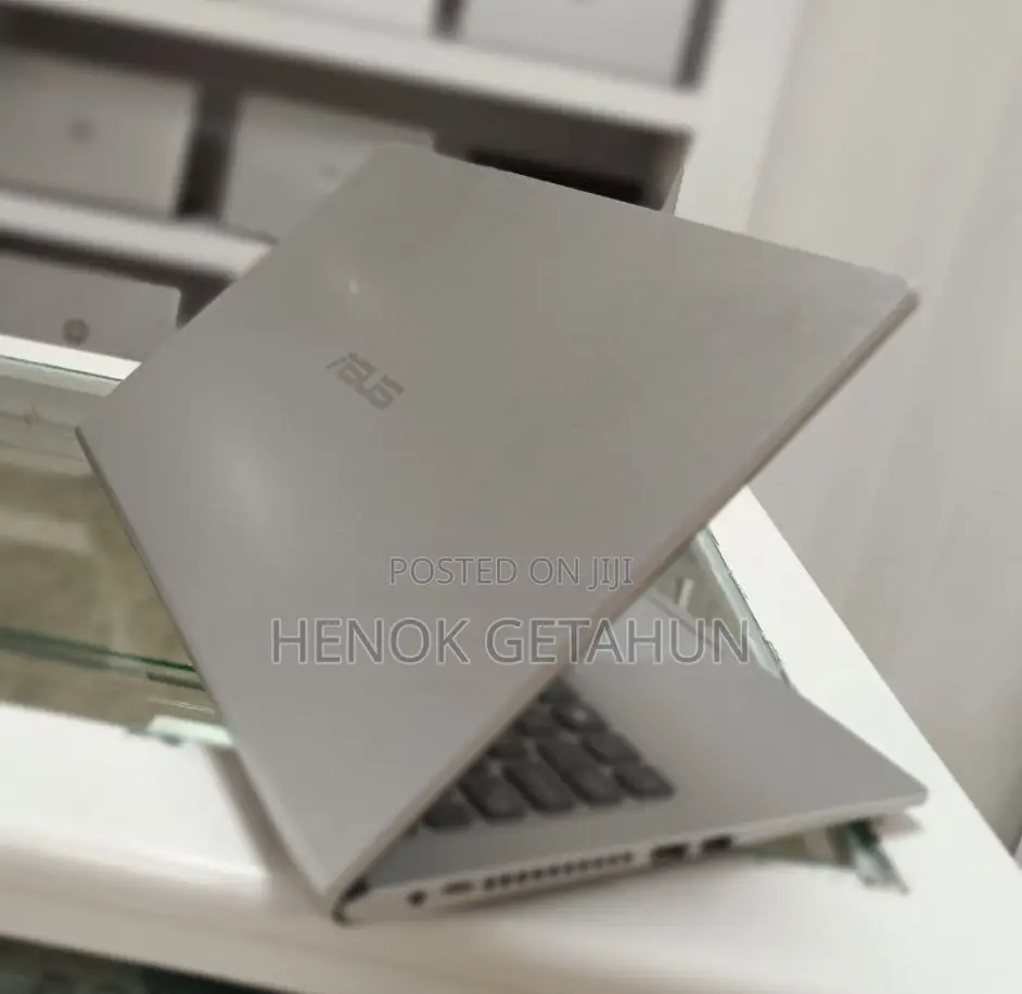 New Laptop Asus VivoBook 15 X505BA 8GB Intel Core I5 SSD 512GB