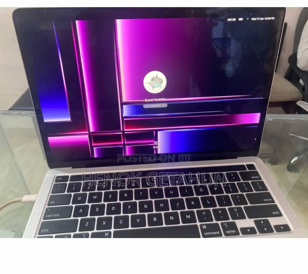 New Laptop Apple MacBook Pro 2020 M1 8GB Apple M1 Pro SSD 256GB