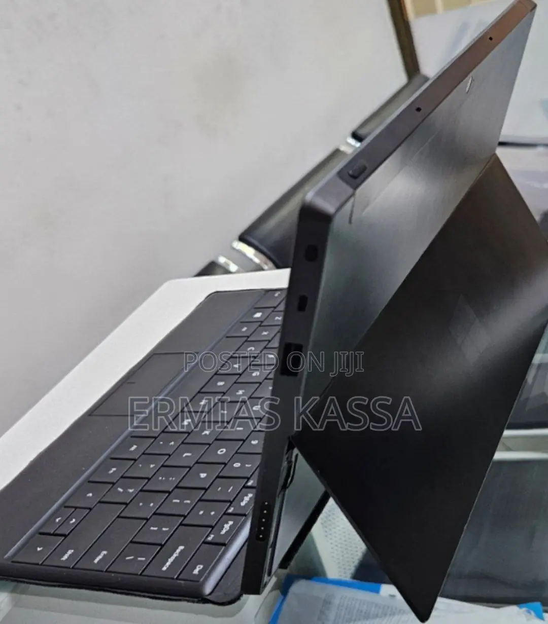 New Microsoft Surface 32 GB Black