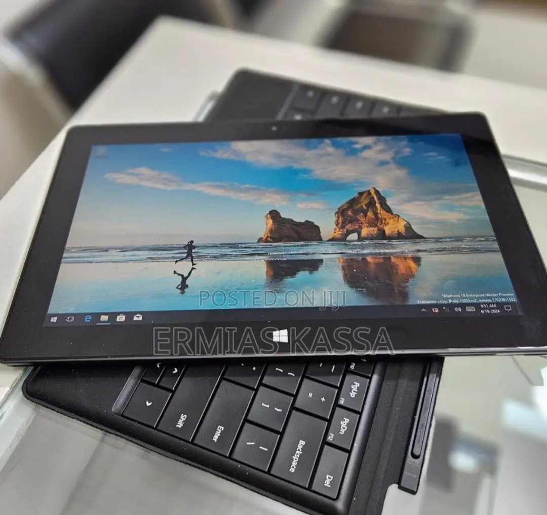 New Microsoft Surface 32 GB Black