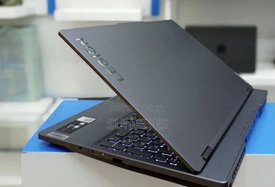 New Laptop Lenovo Legion 5 16GB AMD Ryzen 7 SSD 512GB
