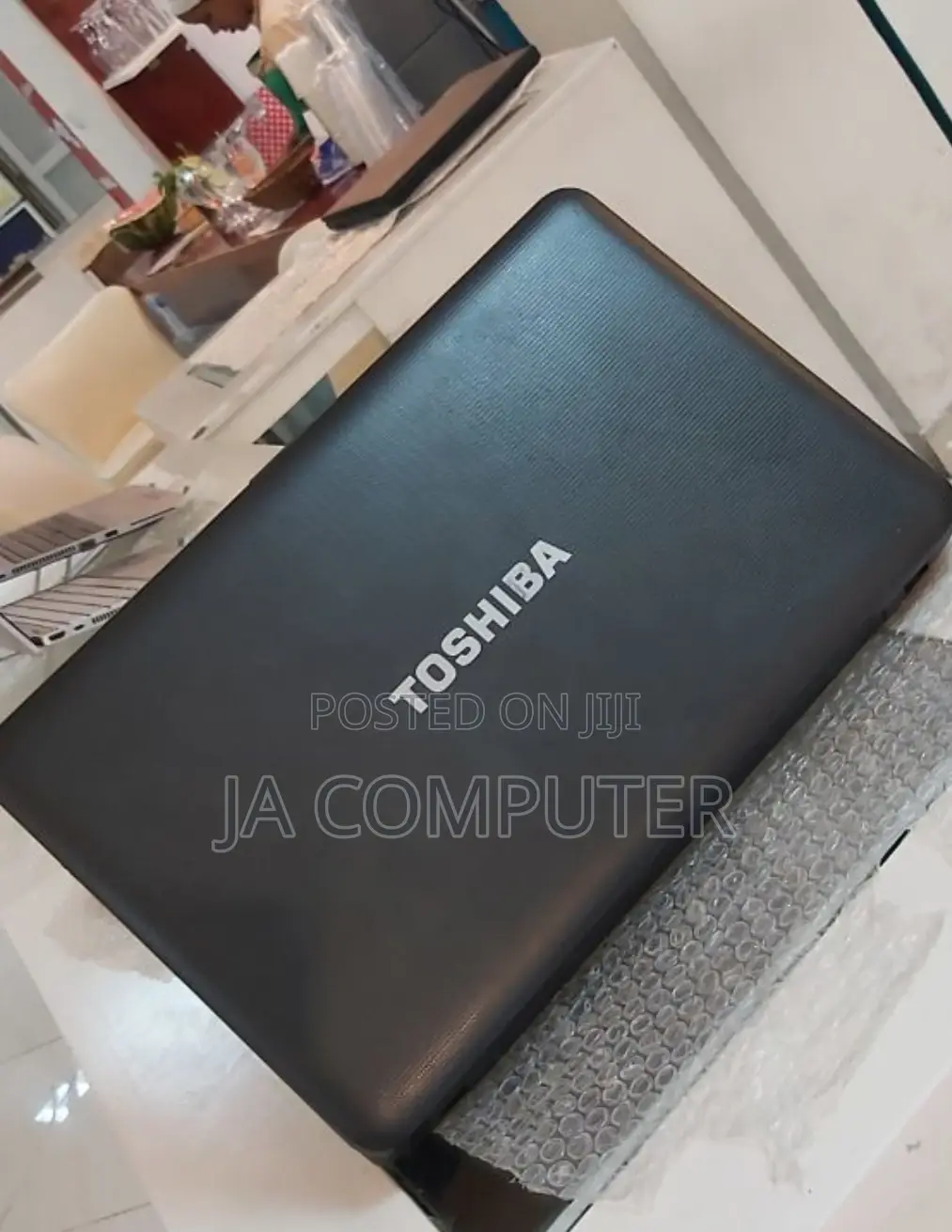 Laptop Toshiba Satellite C665 4GB Intel Core I3 HDD 1T