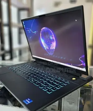 New Laptop Alienware M17x R2 24GB Intel Core I7 SSD 1T