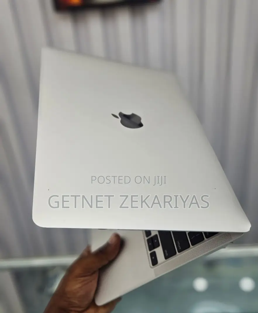 New Laptop Apple MacBook Air 8GB Apple M1 SSD 256GB