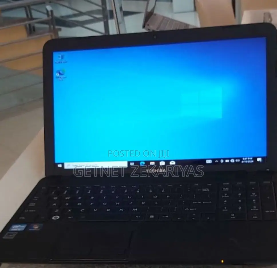 New Laptop Toshiba Satellite C665 4GB Intel Core I3 HDD 1T