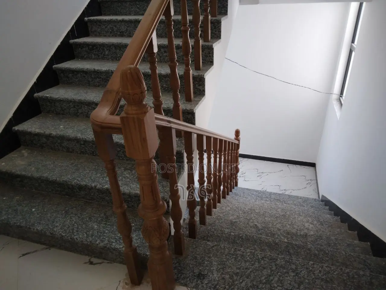 9bdrm House in አያት ኮምፓውንድ በግል የተሰራ, Bole for sale