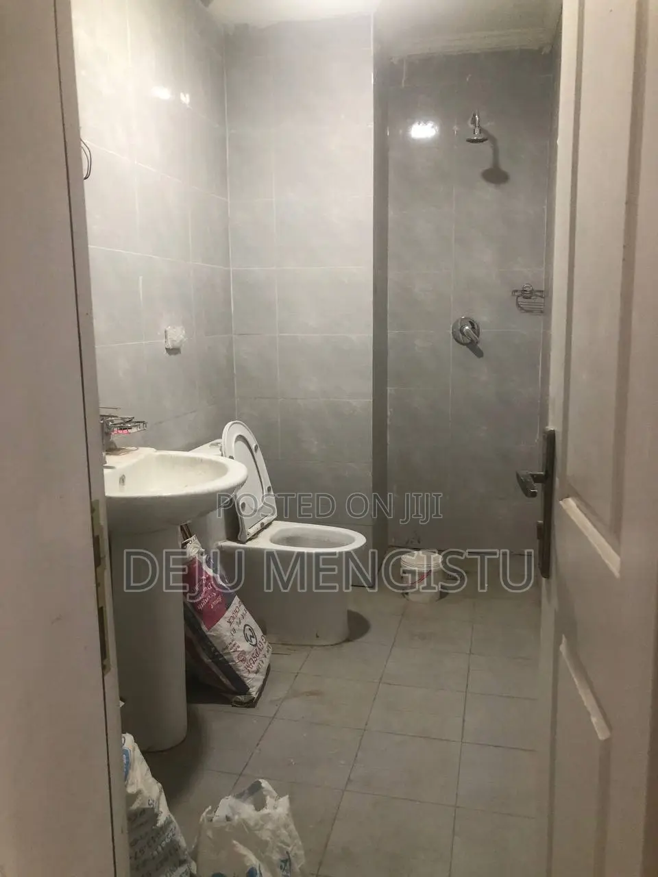 3bdrm Apartment in ሰባ ሁለት(72), Bole for sale