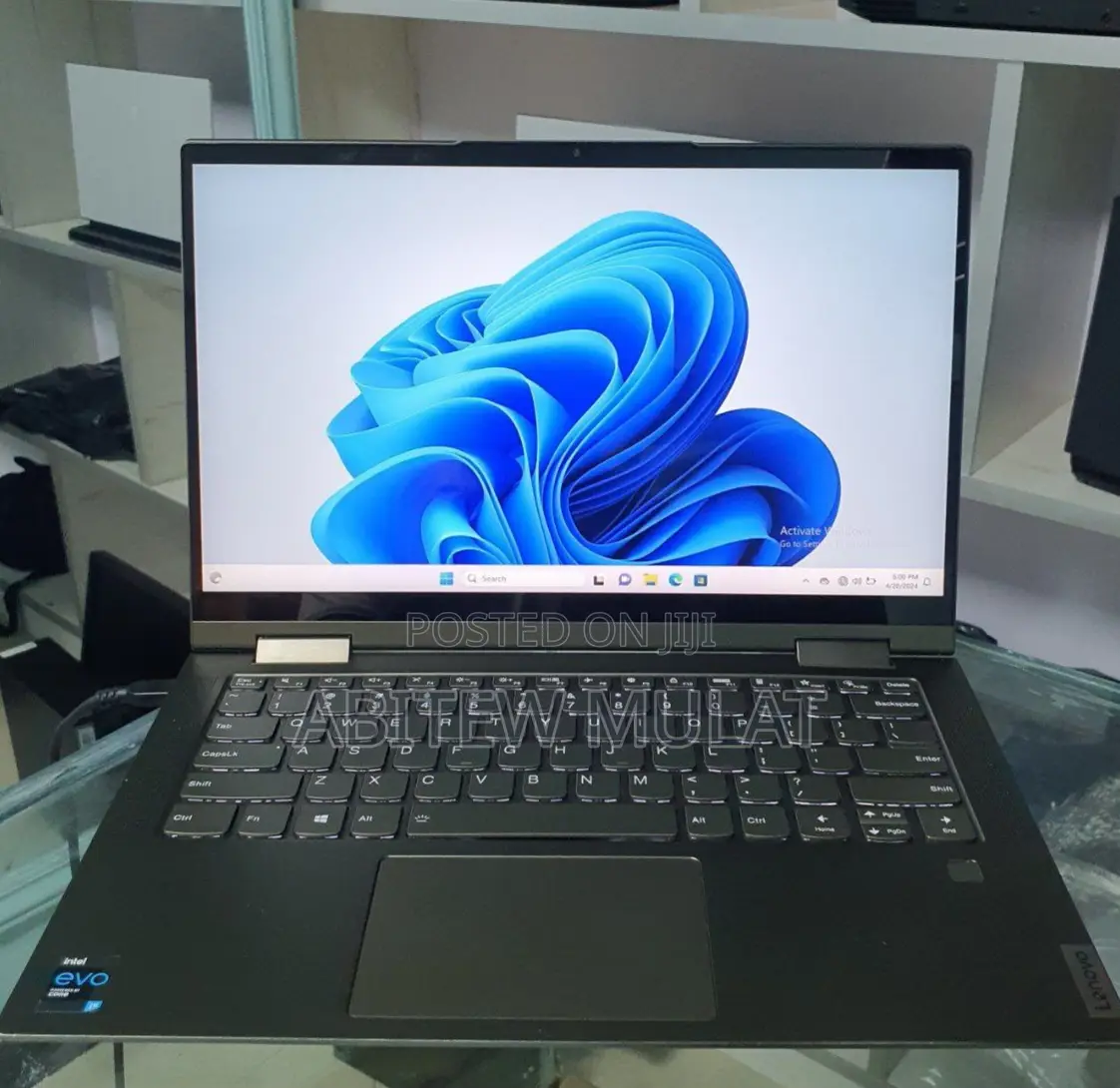 New Laptop Lenovo Yoga 710 12GB Intel Core I5 SSD 512GB