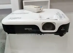 Photo - Used Epson VS210 Projector With Remote 
Resolution Maximum