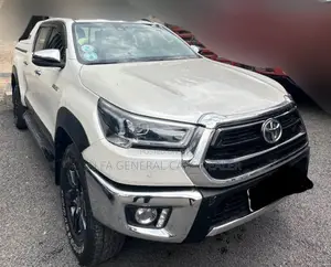 Toyota Hilux 2020 White