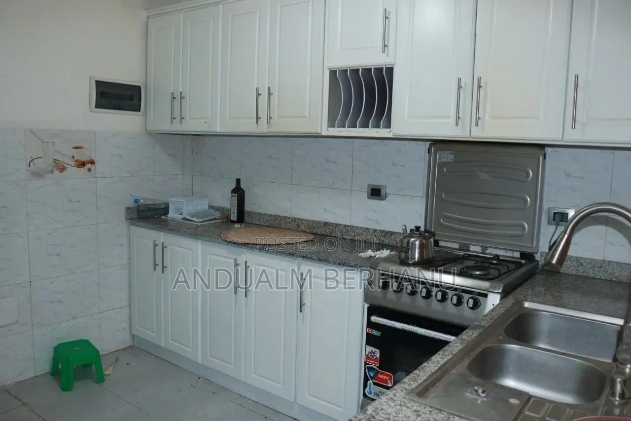 5bdrm Villa in Bole for sale