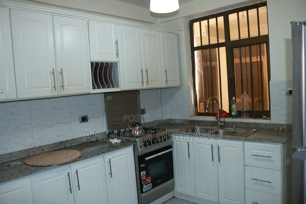 5bdrm Villa in Bole for sale