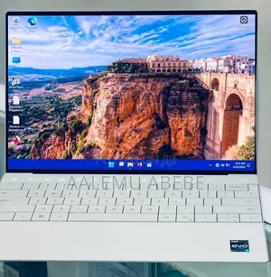 New Laptop Dell XPS 13 32GB Intel Core I7 SSD 512GB