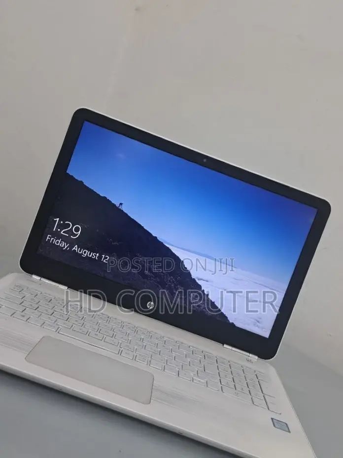 New Laptop HP Pavilion 15 8GB Intel Core I5 HDD 1T