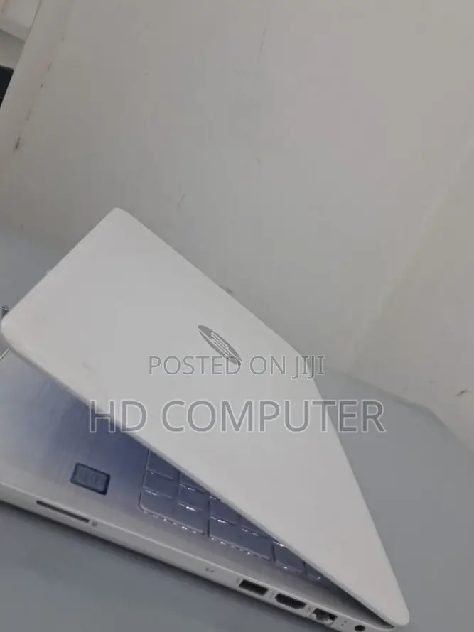 New Laptop HP Pavilion 15 8GB Intel Core I5 HDD 1T