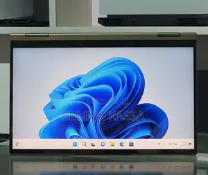 New Laptop Lenovo Yoga 700 12GB Intel Core I5 SSD 512GB