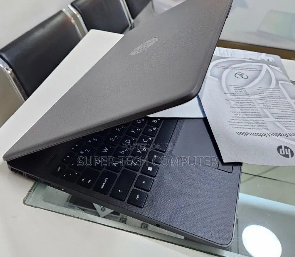 New Laptop HP Stream Notebook 8GB AMD Ryzen 5 SSD 256GB