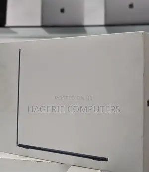 Photo - New Laptop Apple MacBook Air 2022 M2 8GB Apple M2 SSD 256GB