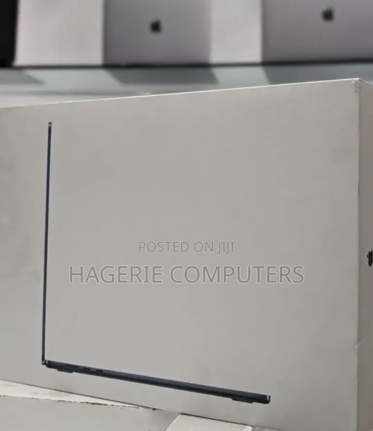 New Laptop Apple MacBook Air 2022 M2 8GB Apple M2 SSD 256GB