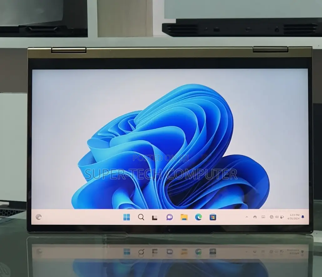 New Laptop Lenovo Yoga 730 12GB Intel Core I7 SSD 512GB