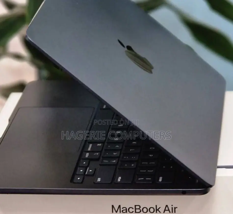 New Laptop Apple MacBook Air 2023 M2 8GB Apple M2 SSD 256GB